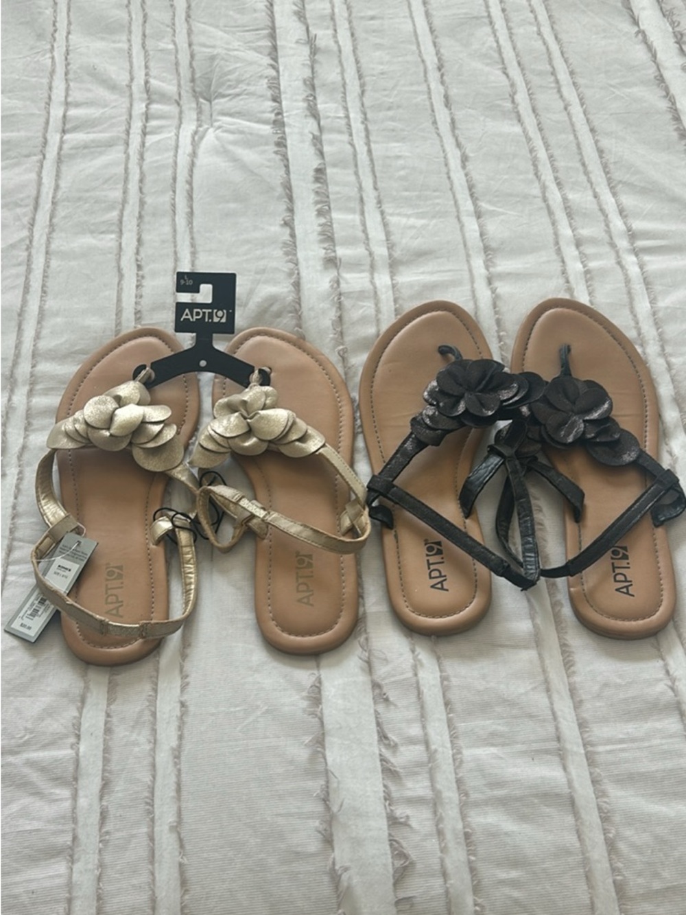 Apt. 9 Floral T-Strap Sandals in Gold and Black